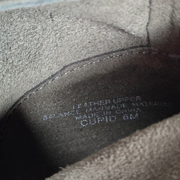 Violet &‎ Red Olive Cupid Bootie Stacked Block Heel 6 NWT - Picture 10 of 12